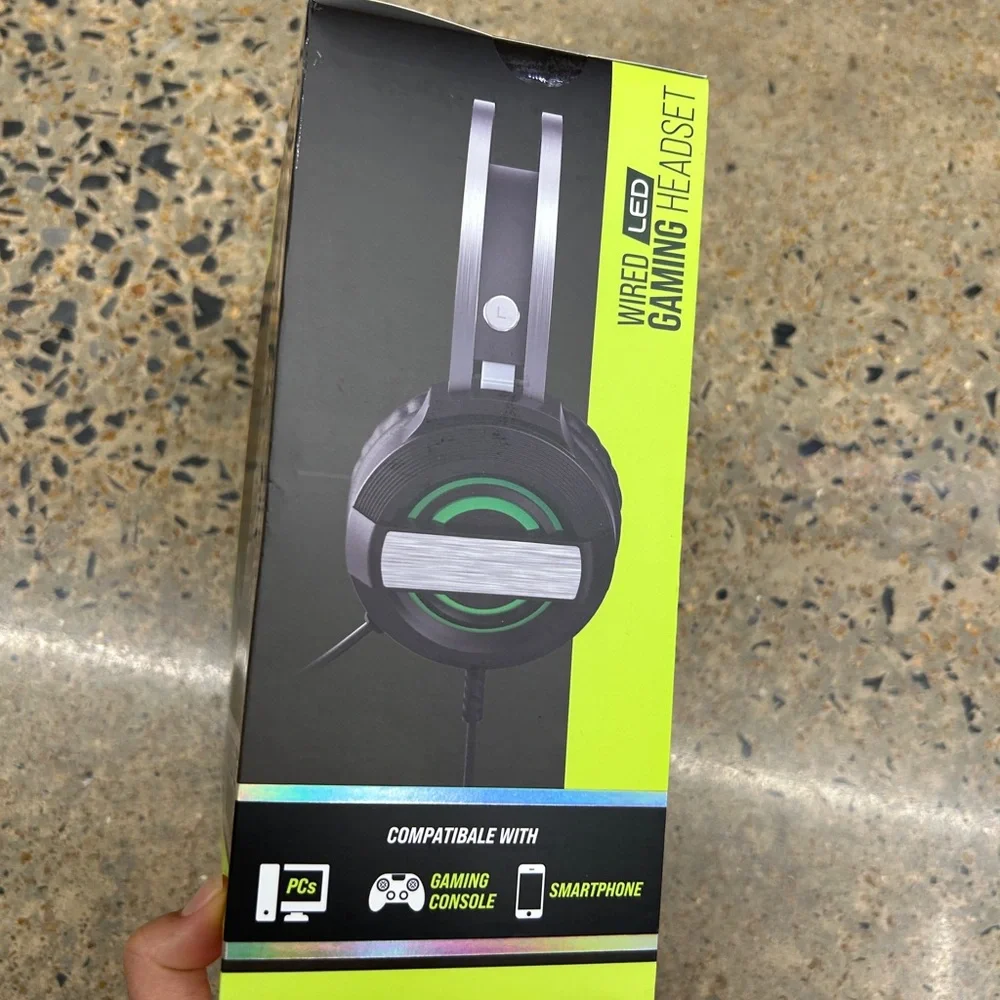 NWT wired LED gaming headset